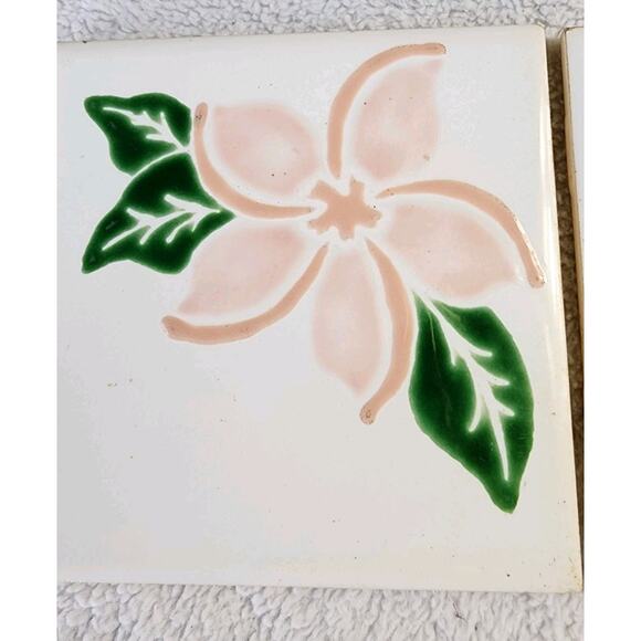 2 Hand-painted Plumeria Ceramic Tiles 5.25" VTG 80s Sri Lanka Walltiles Flowers - Picture 3 of 9